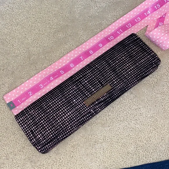 MAC Cosmetics Brush Bag - Picture 6 of 7